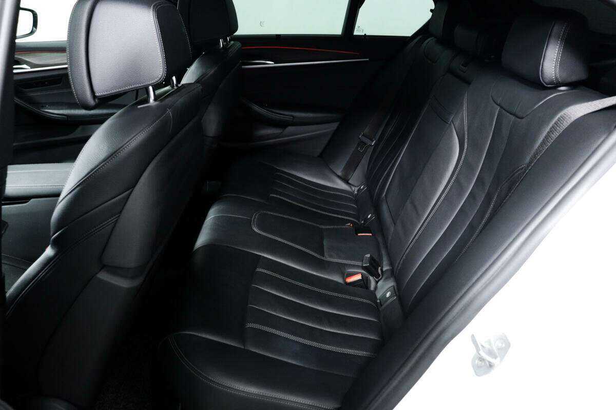 BMW 5 серии 520d xDrive, 2017 Фото №12