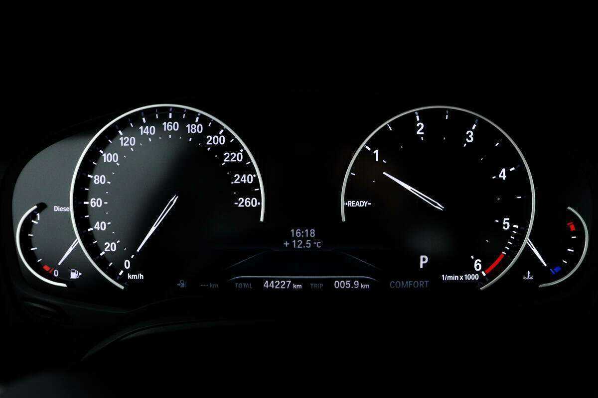 BMW 3 серии 318d, 2020 Фото №9