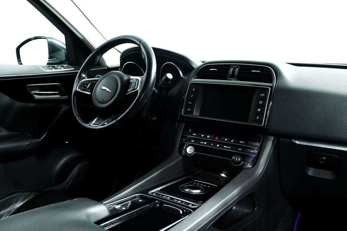 Jaguar F-Pace, 2017 Фото №9
