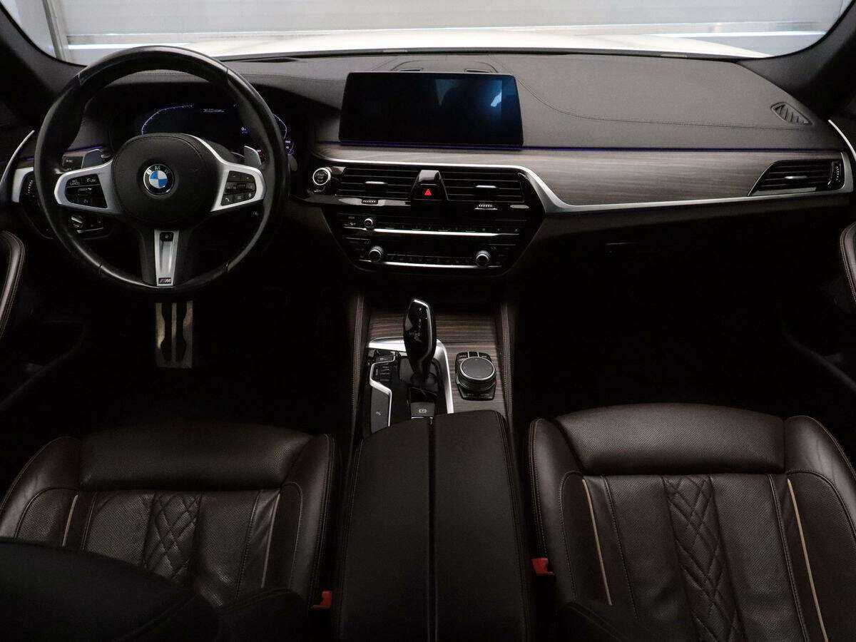 BMW 5 серии 530d xDrive, 2020 Фото №9