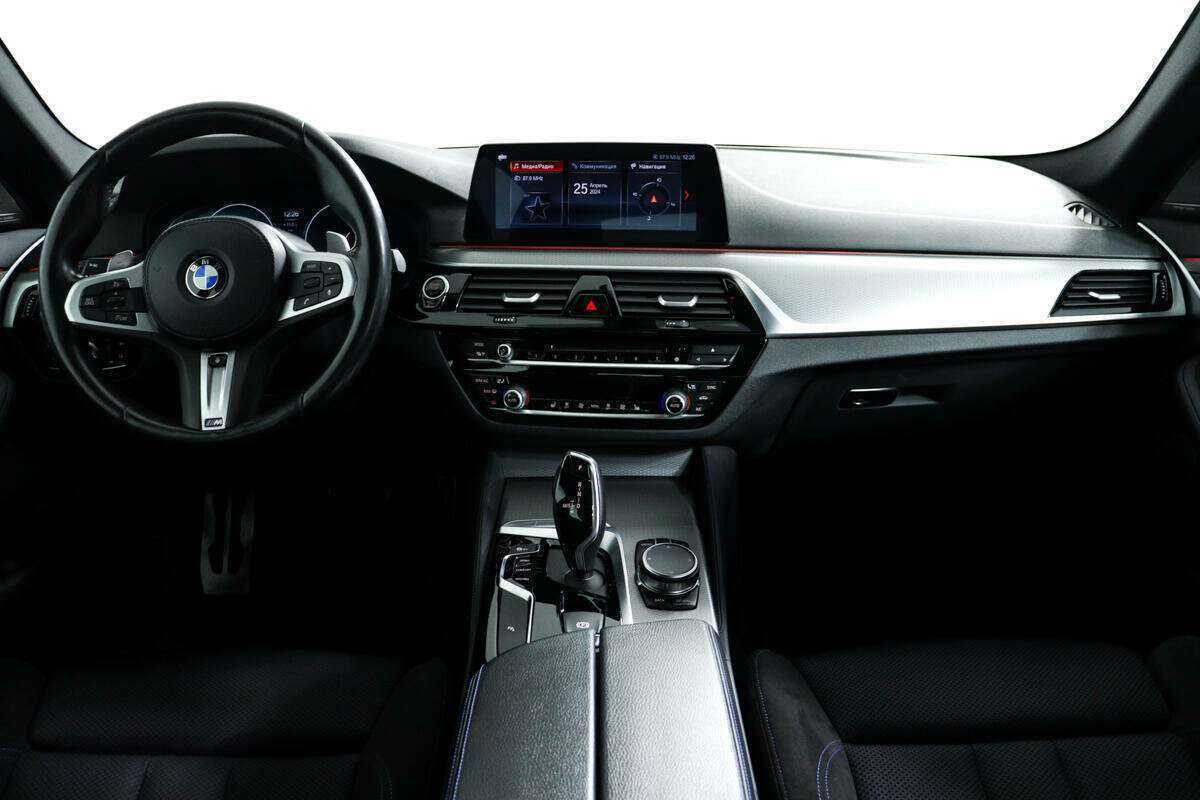 BMW 5 серии 530i xDrive, 2019 Фото №11