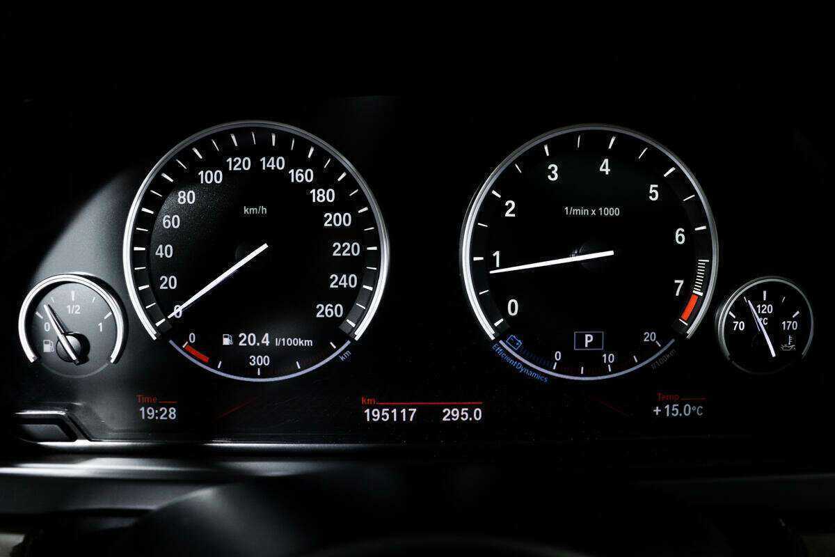 BMW 7 серии 750i xDrive, 2011 Фото №9