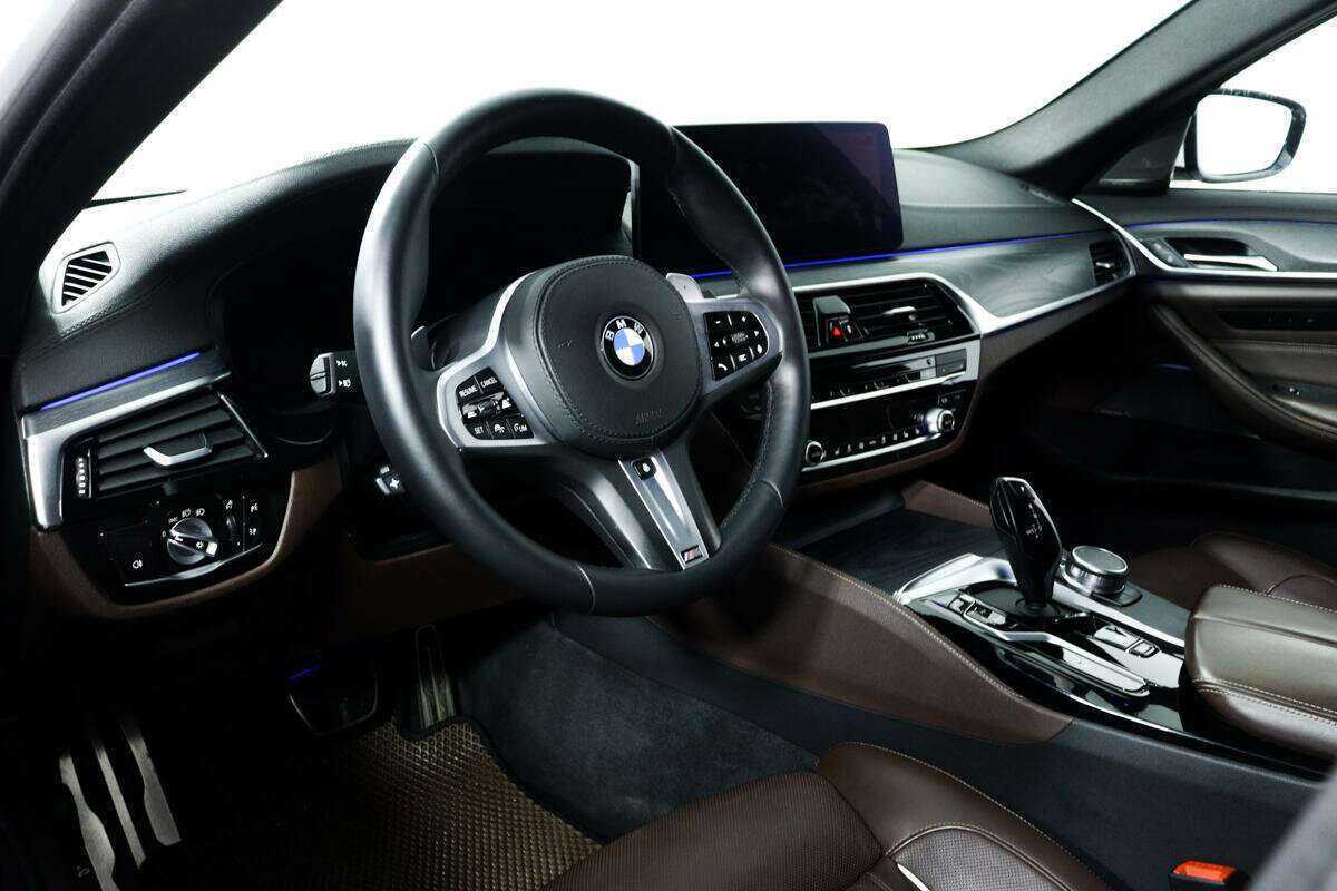 BMW 5 серии 530d xDrive, 2020 Фото №13