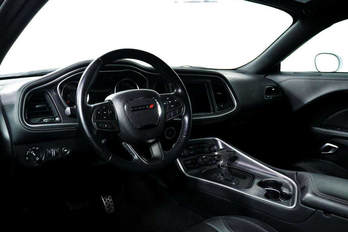 Dodge Challenger, 2020 Фото №12