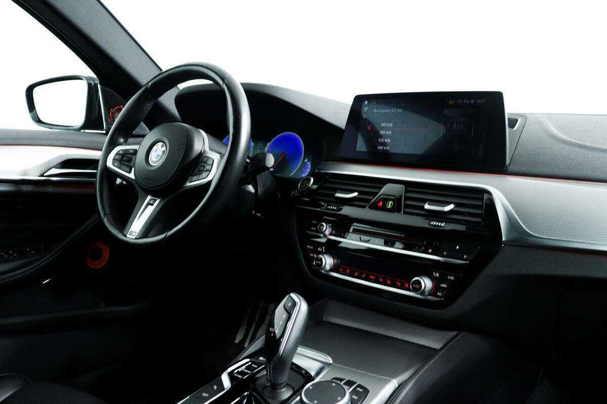 BMW 5 серии 520d xDrive, 2019 Фото №9