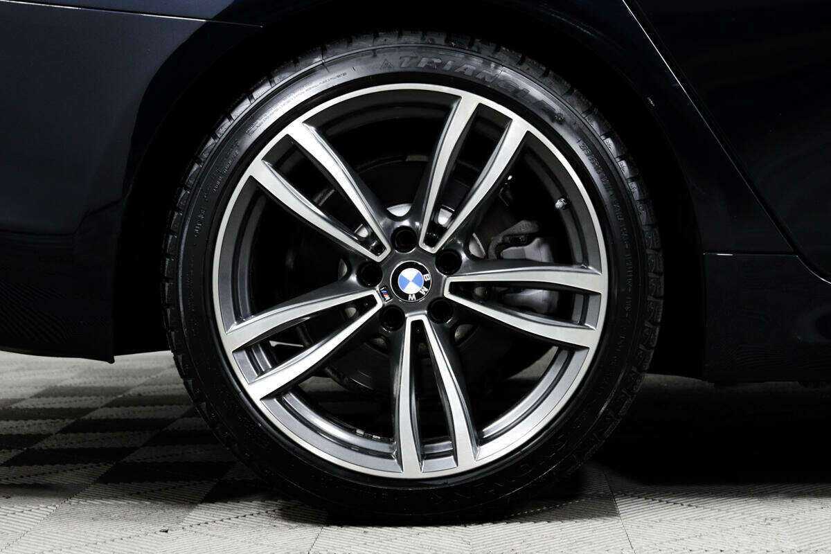 BMW 5 серии 520d xDrive, 2019 Фото №14