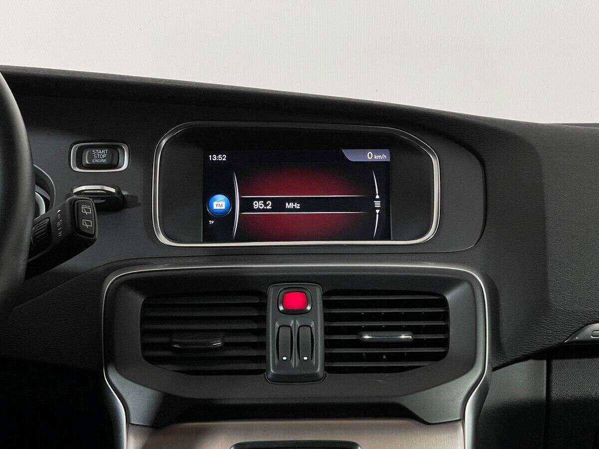 Volvo V40 Cross Country, 2018 Фото №12