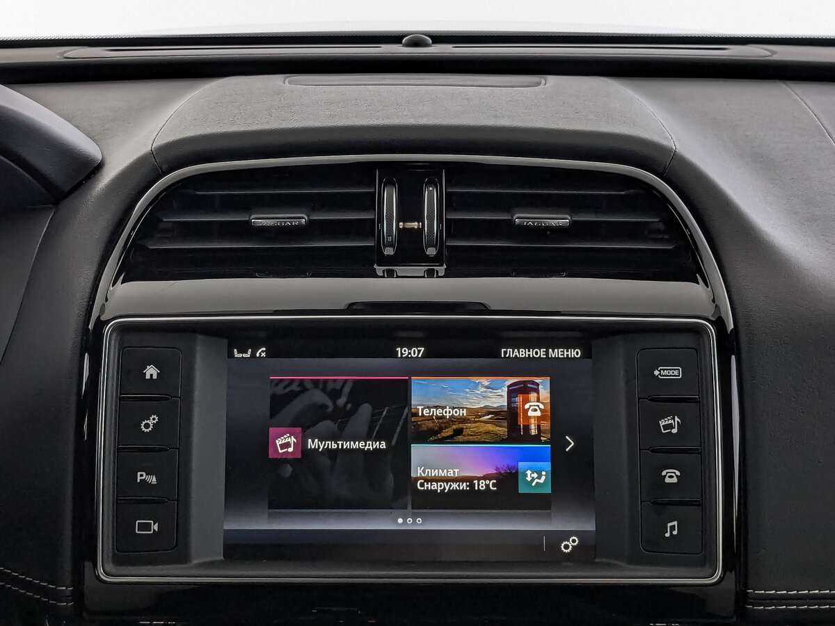 Jaguar F-Pace, 2017 Фото №13