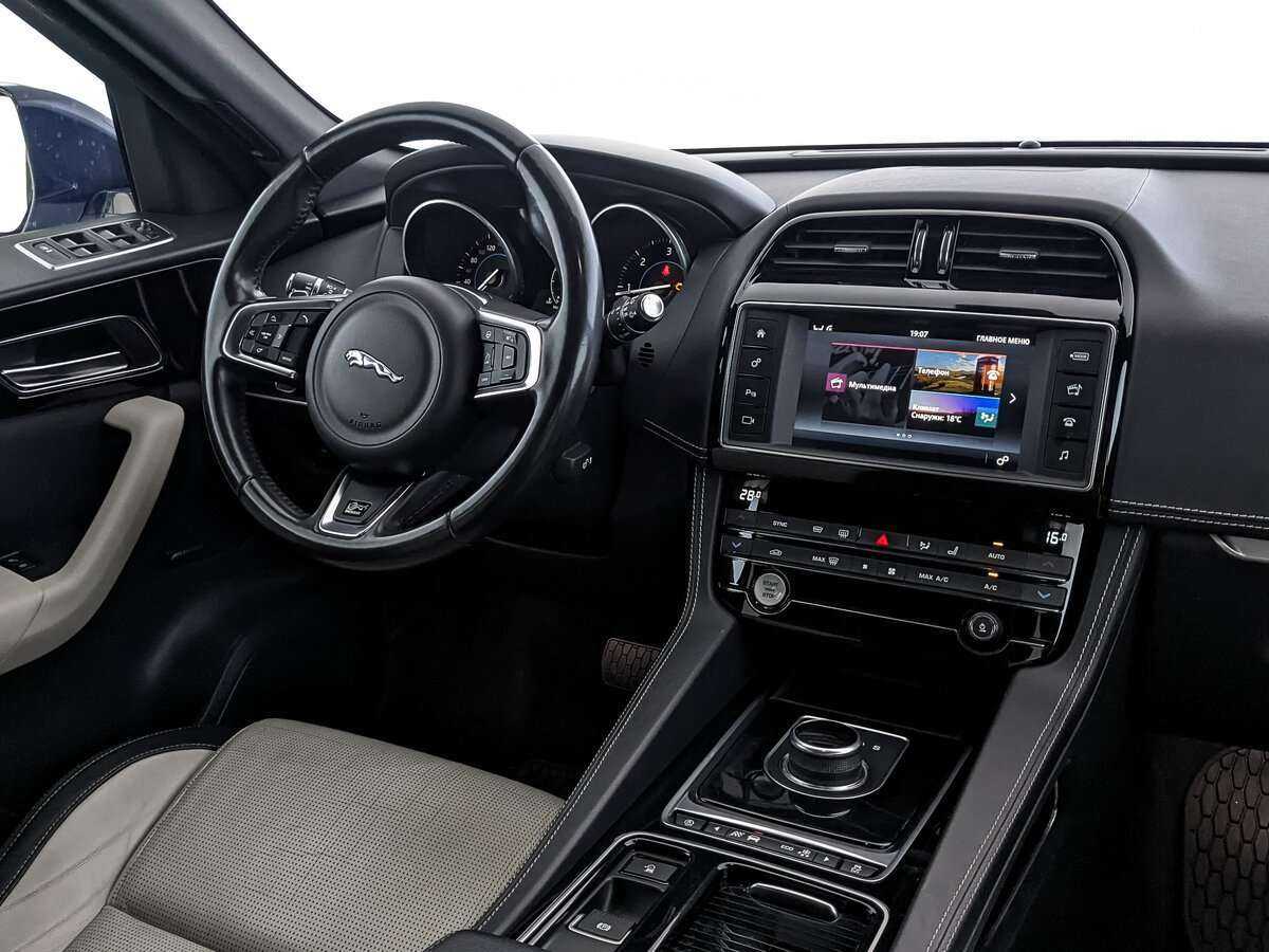 Jaguar F-Pace, 2017 Фото №24
