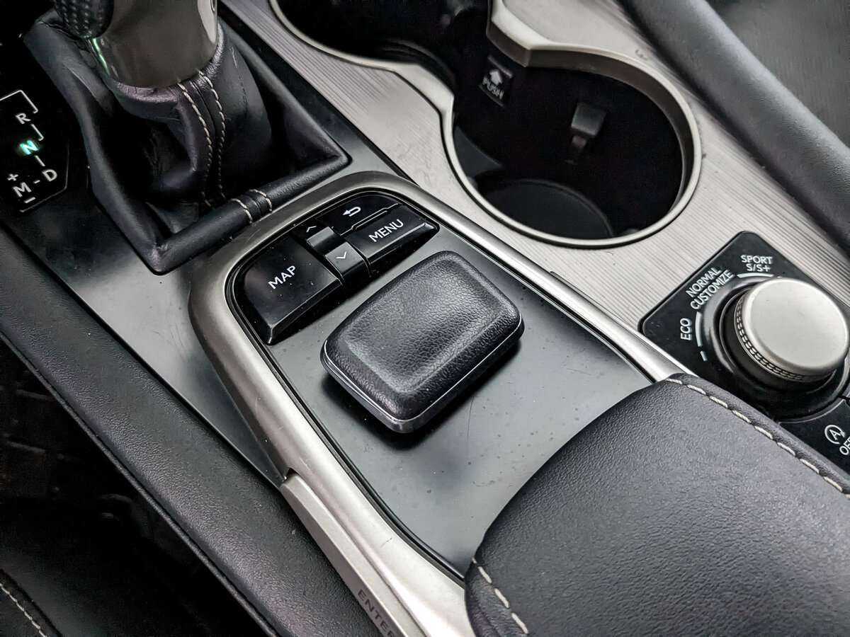 Lexus RX 200t, 2017 Фото №25