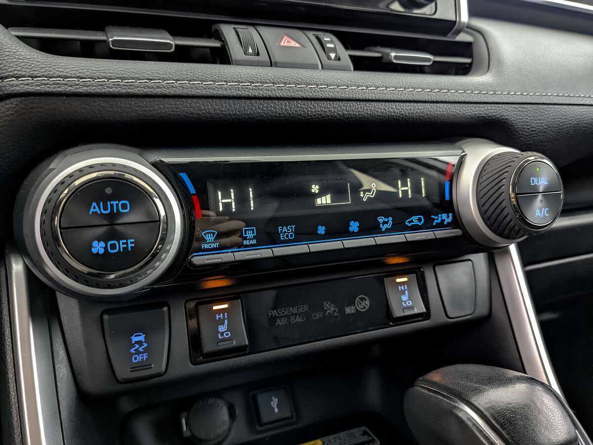 Toyota RAV4, 2022 Фото №19