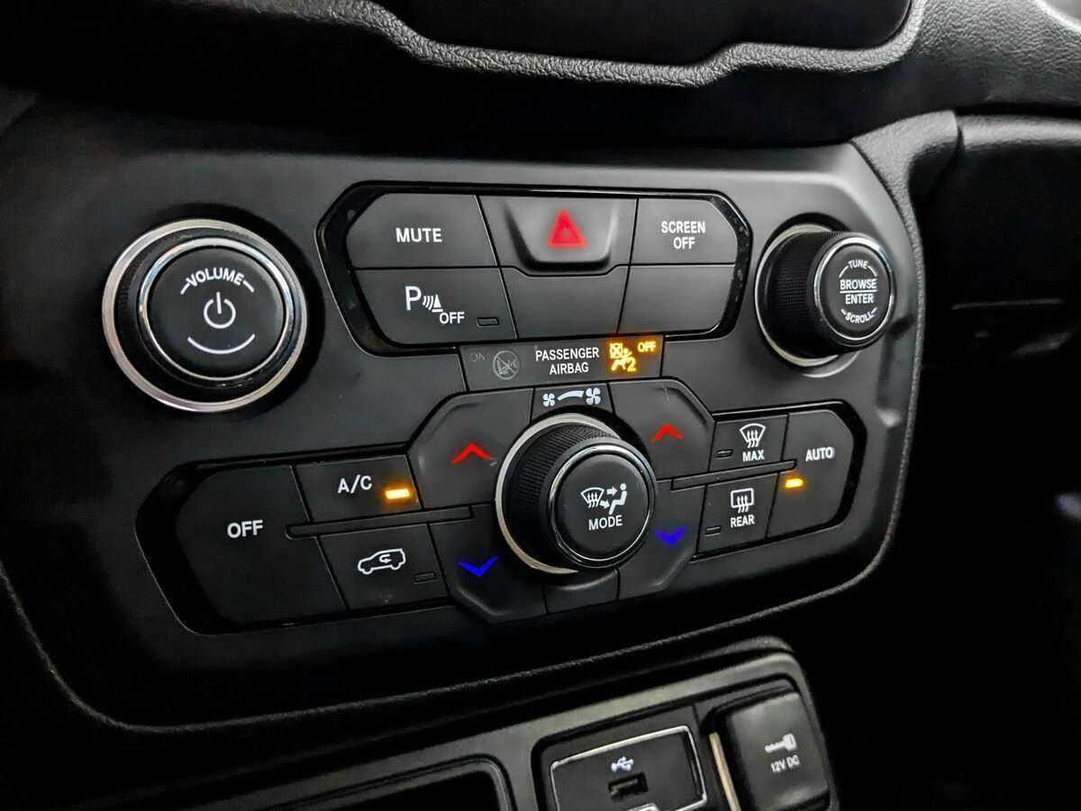 Jeep Renegade, 2018 Фото №20