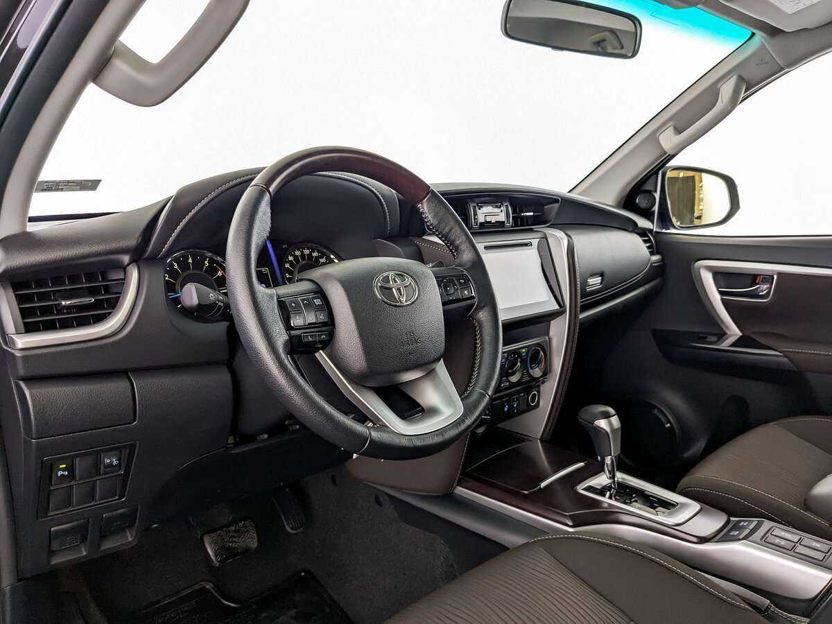 Toyota Fortuner, 2018 Фото №14