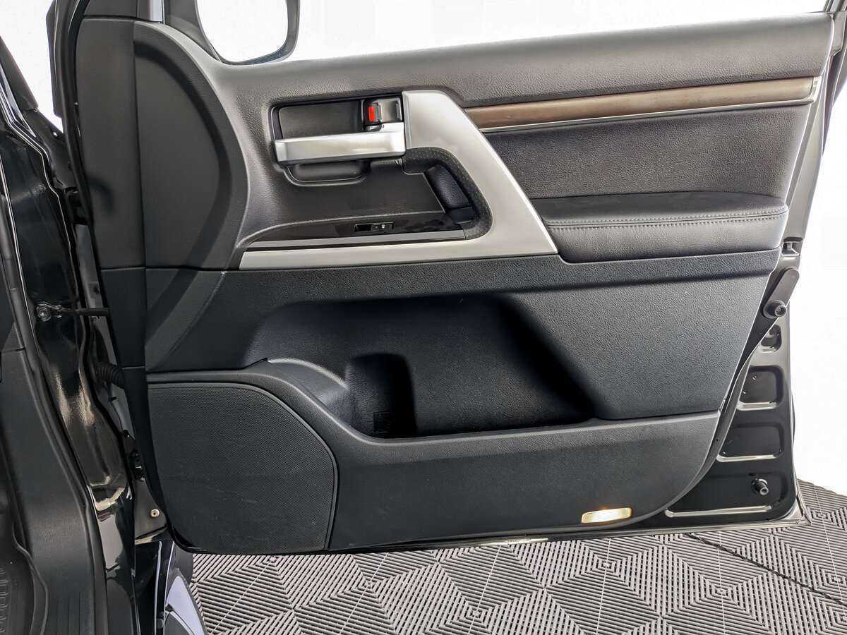 Toyota Land Cruiser, 2019 Фото №21
