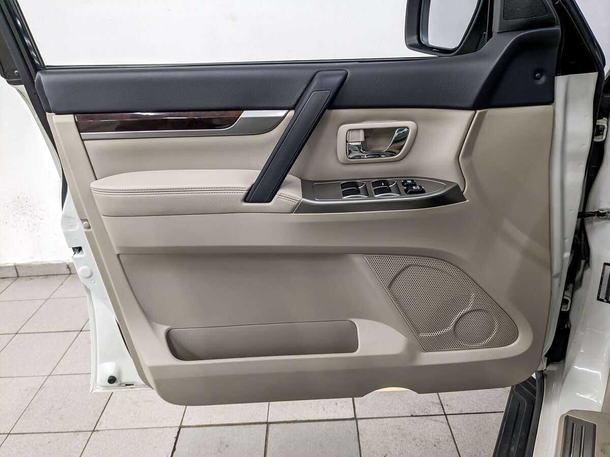 Mitsubishi Pajero, 2019 Фото №15