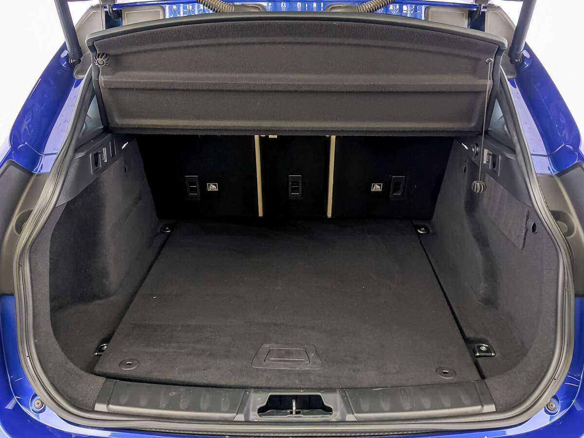 Jaguar F-Pace, 2017 Фото №10