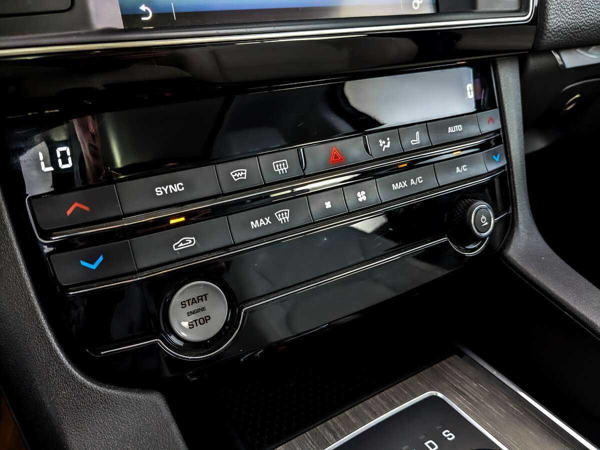 Jaguar F-Pace, 2017 Фото №26