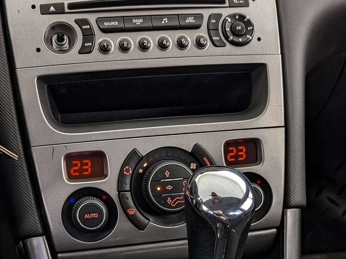 Peugeot 308, 2011 Фото №22