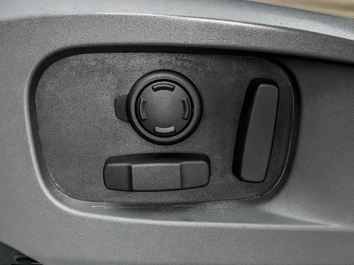 Land Rover Defender 110, 2021 Фото №14