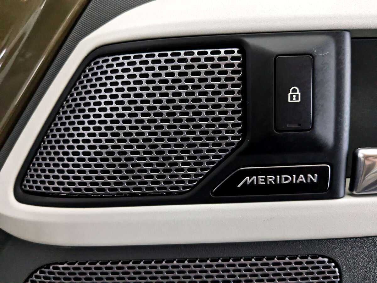 Land Rover Defender 110, 2021 Фото №20