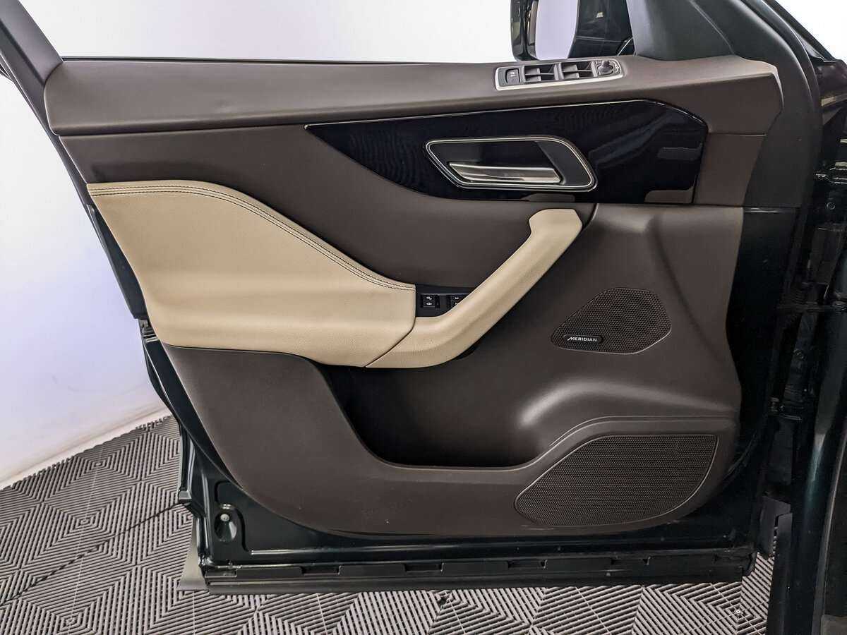 Jaguar F-Pace, 2018 Фото №15