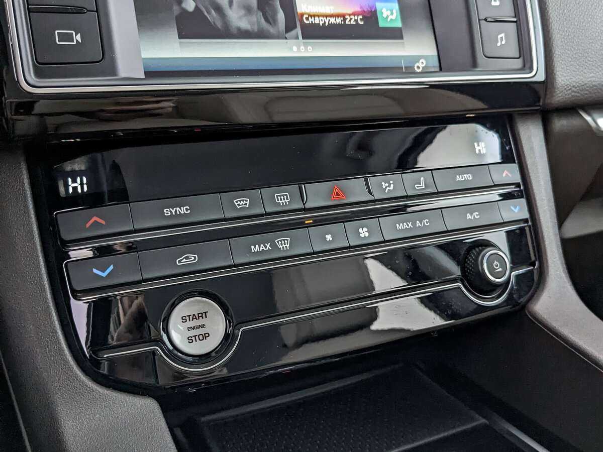 Jaguar F-Pace, 2018 Фото №17