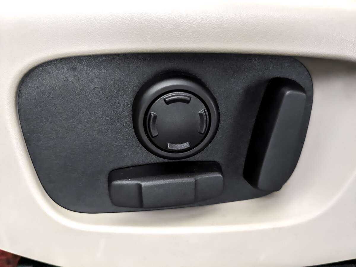 Land Rover Discovery, 2018 Фото №17