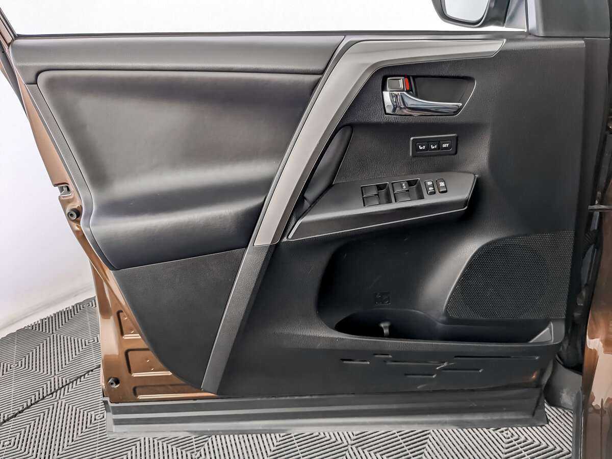 Toyota RAV4, 2017 Фото №15