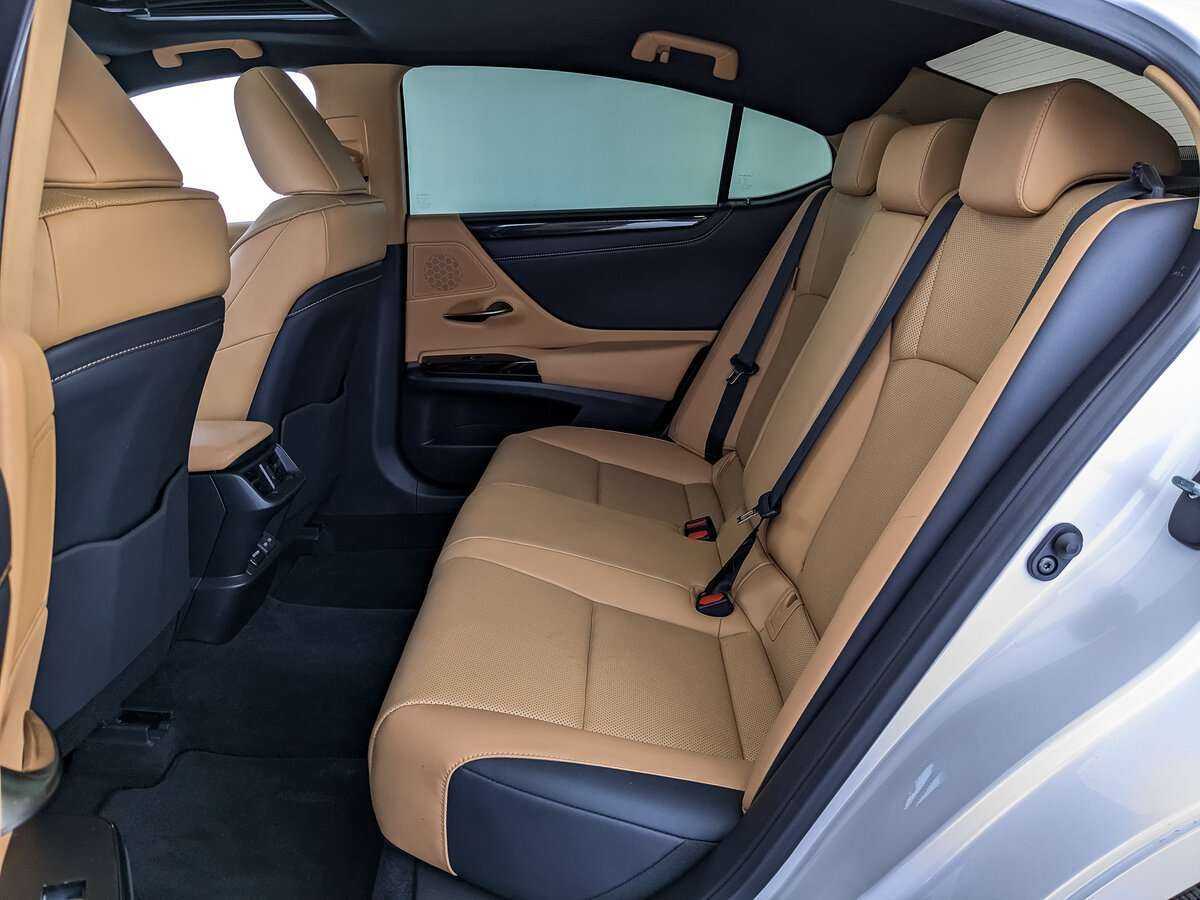 Lexus ES 200, 2022 Фото №14