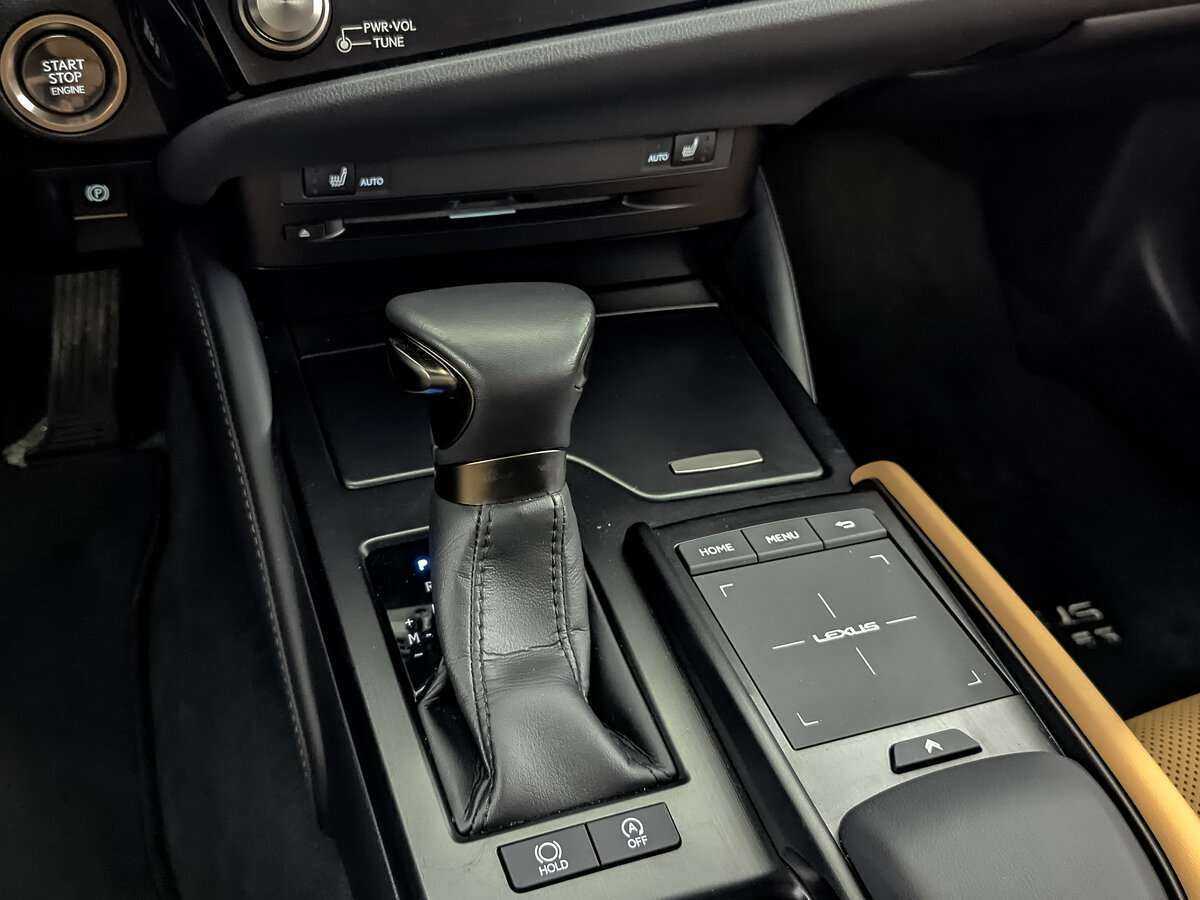 Lexus ES 200, 2022 Фото №24