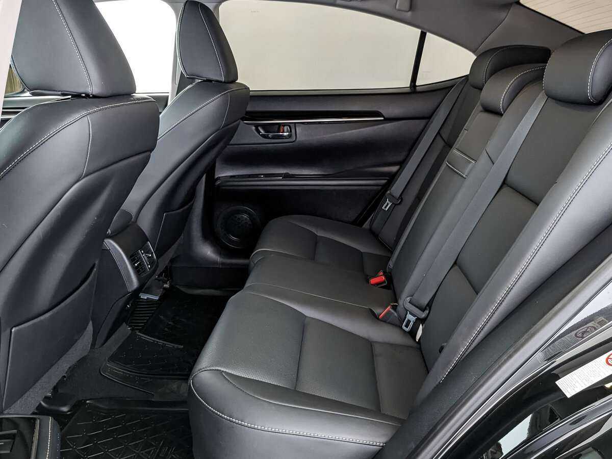 Lexus ES 200, 2018 Фото №14