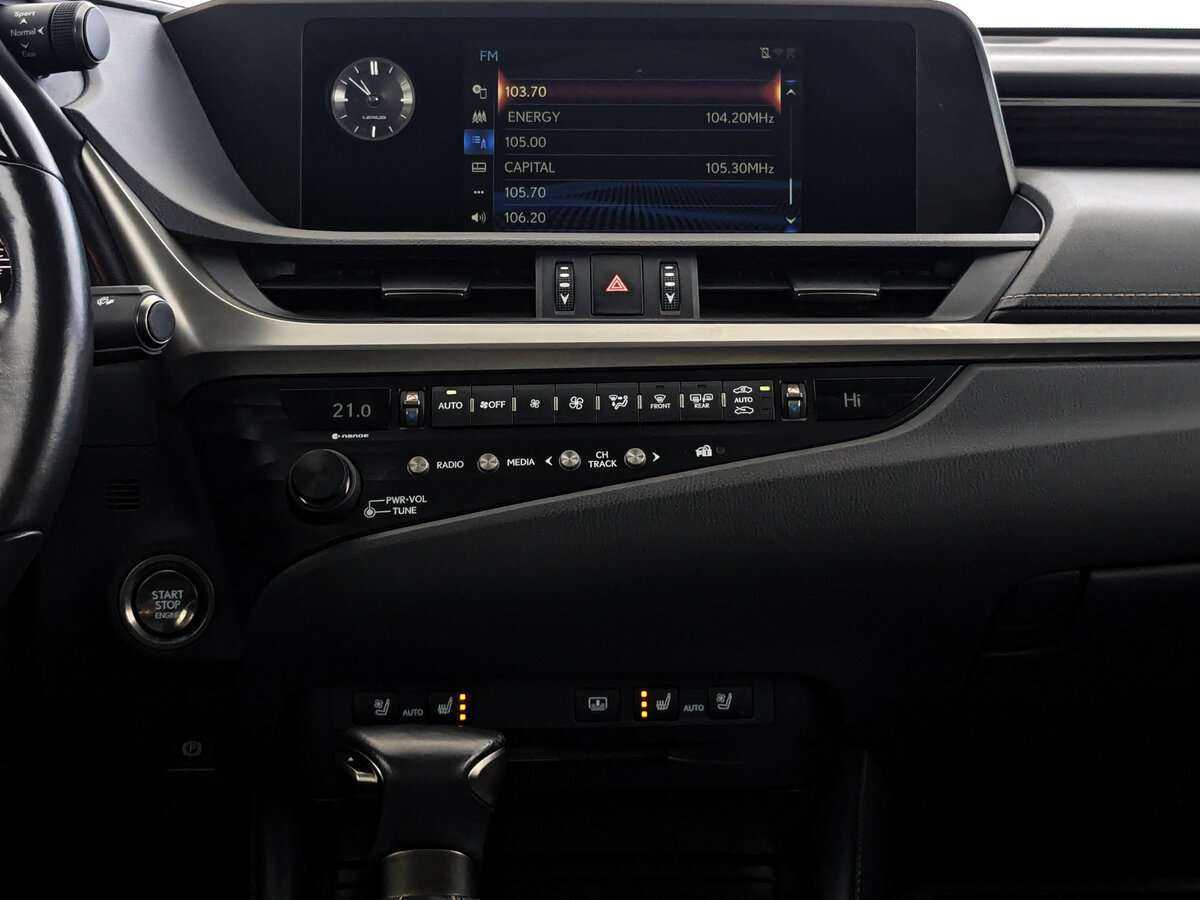 Lexus ES 200, 2020 Фото №13