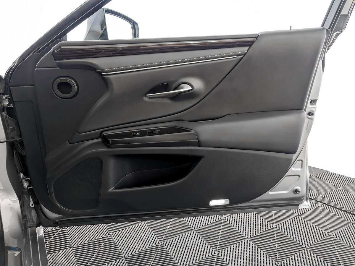 Lexus ES 200, 2020 Фото №21