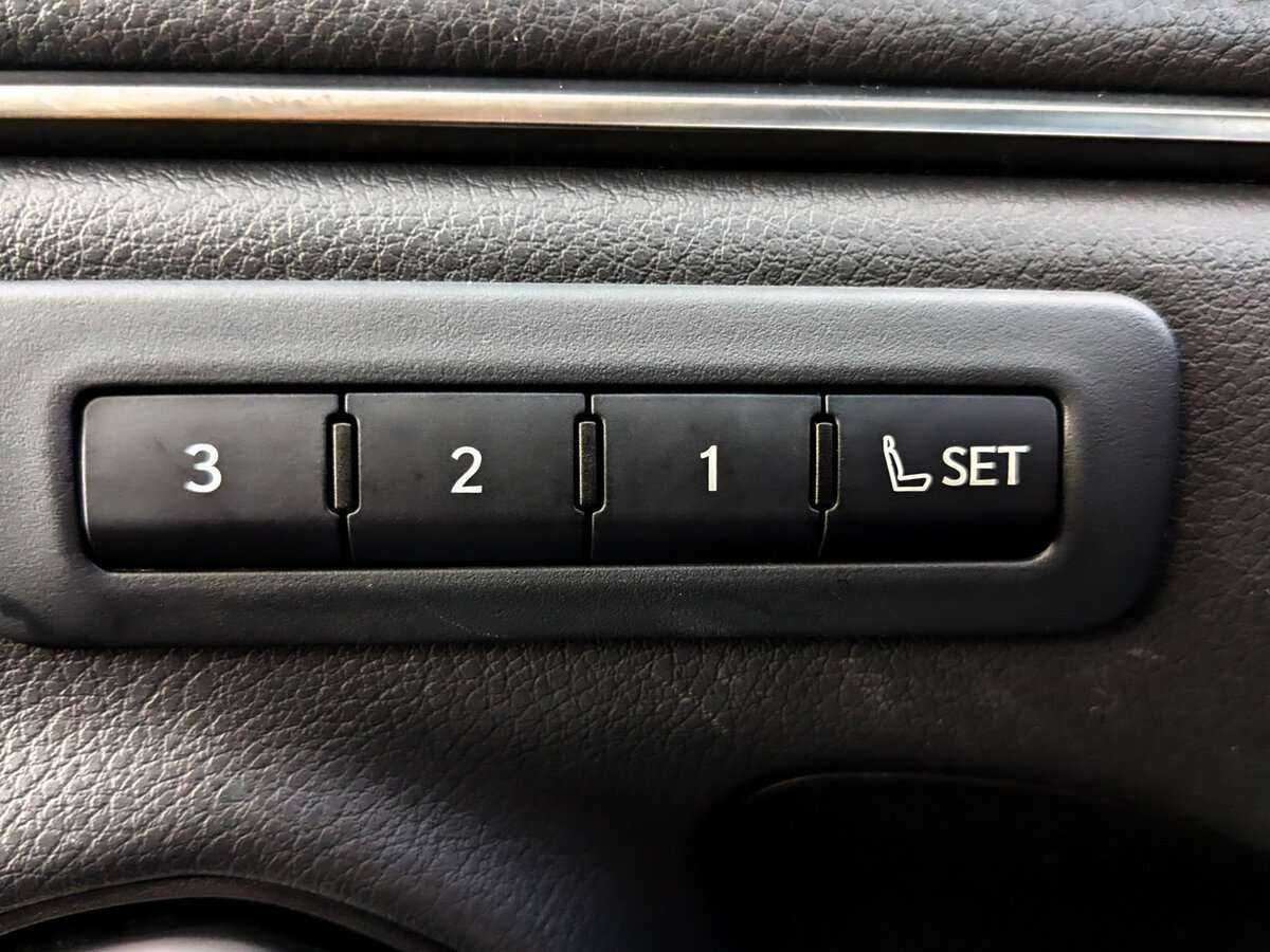 Lexus ES 200, 2020 Фото №24