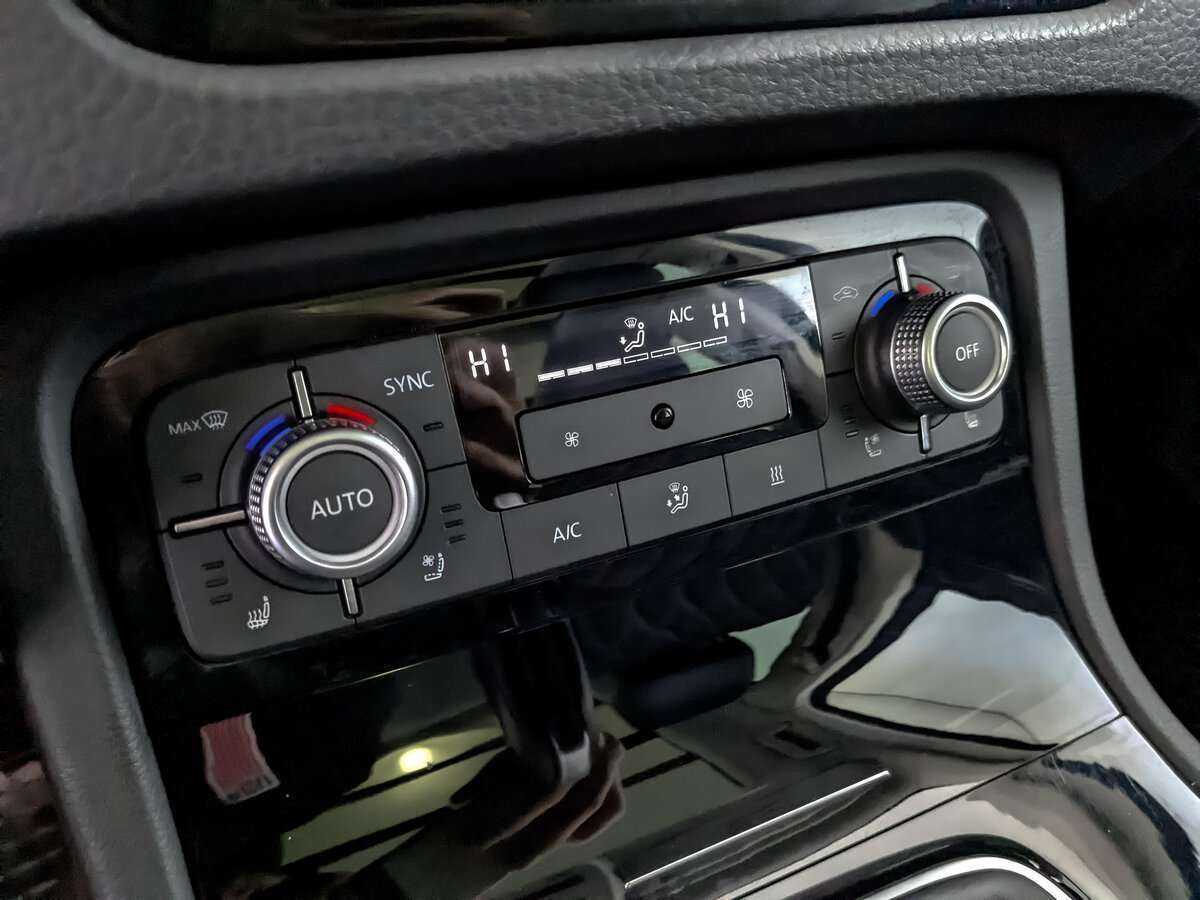 Volkswagen Touareg, 2017 Фото №16