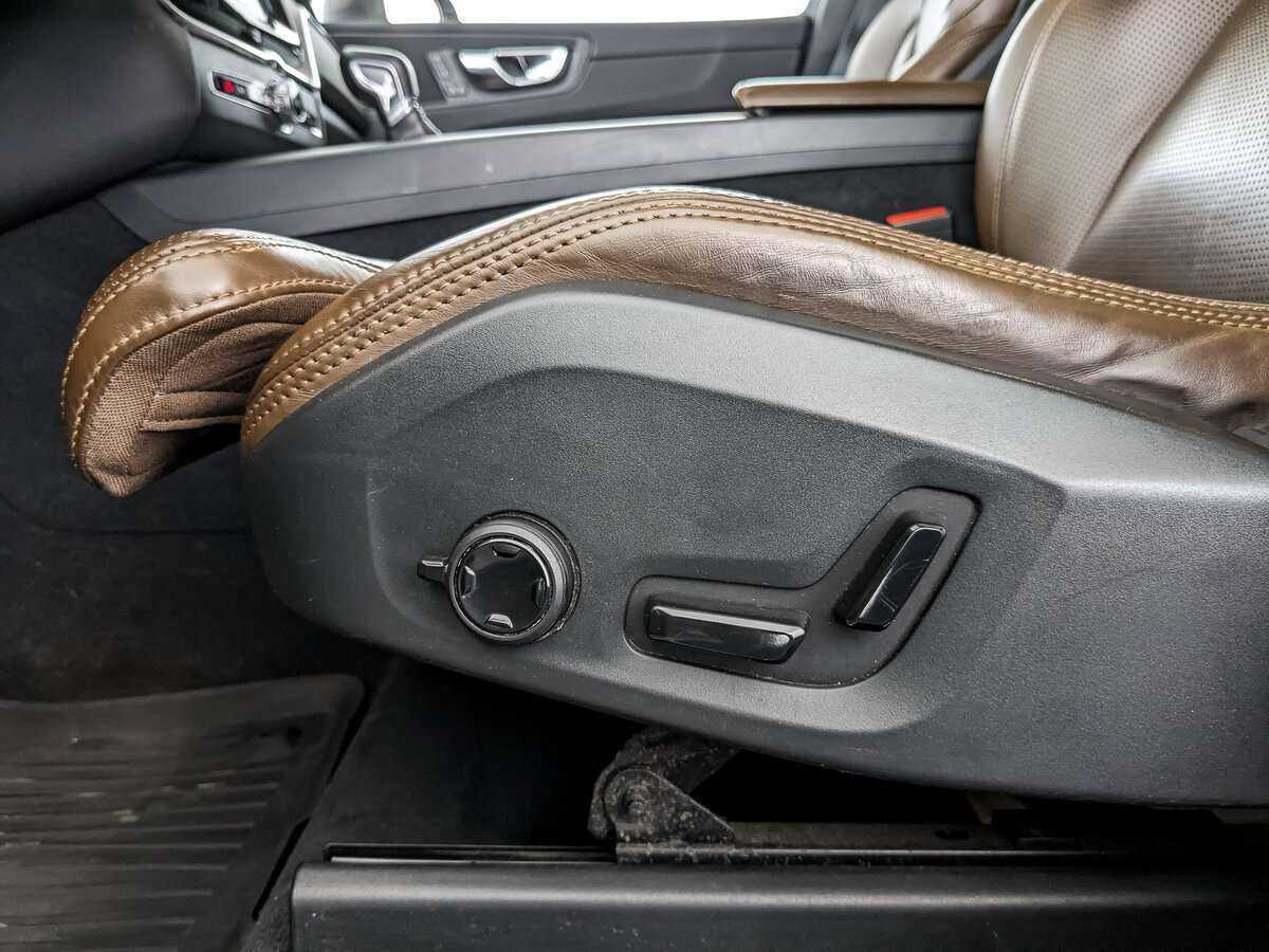 Volvo XC60, 2018 Фото №21