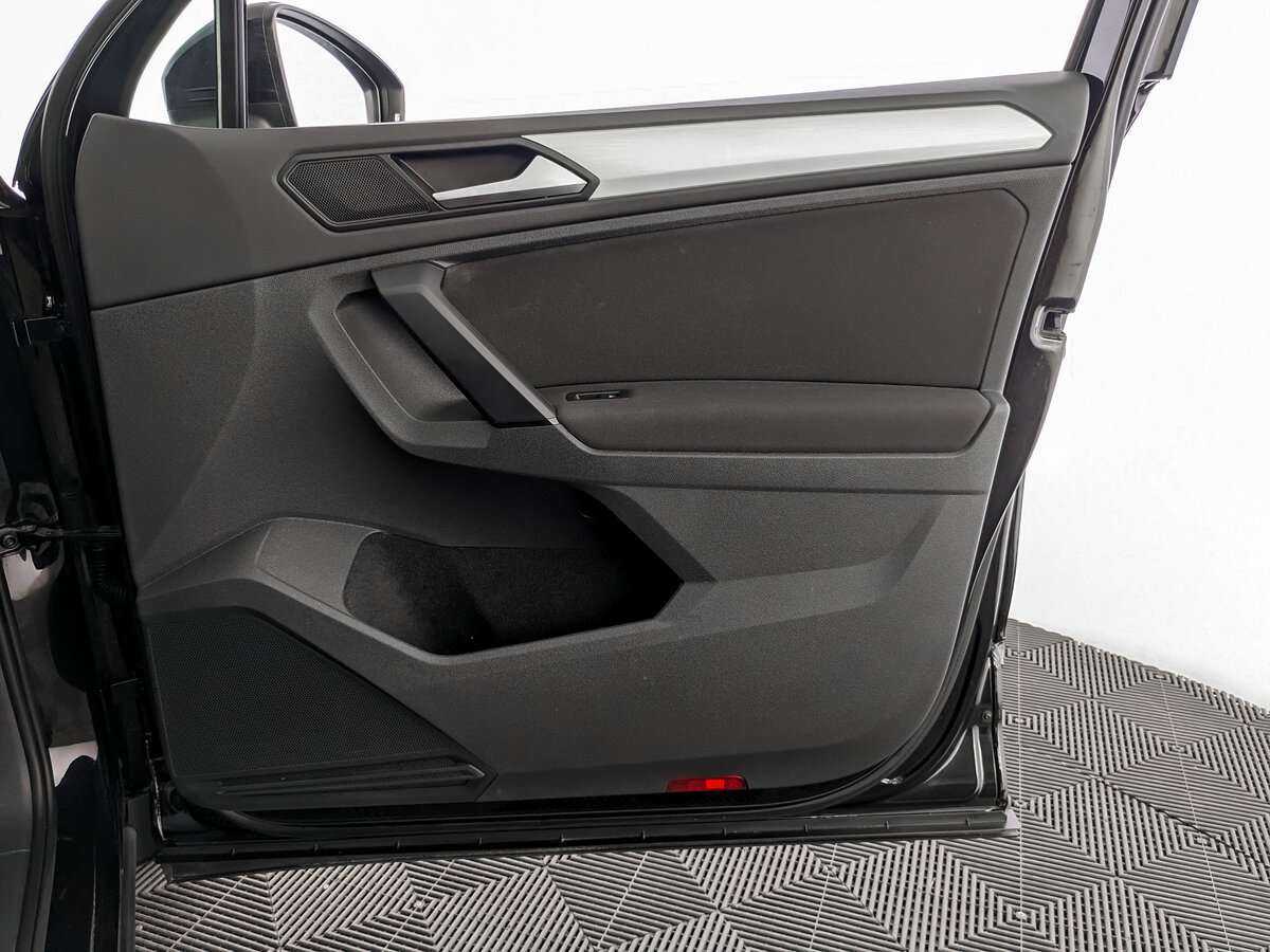 Volkswagen Tiguan, 2021 Фото №20