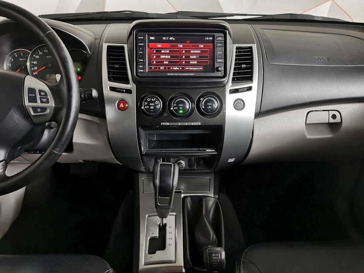 Mitsubishi Pajero Sport, 2011 Фото №11