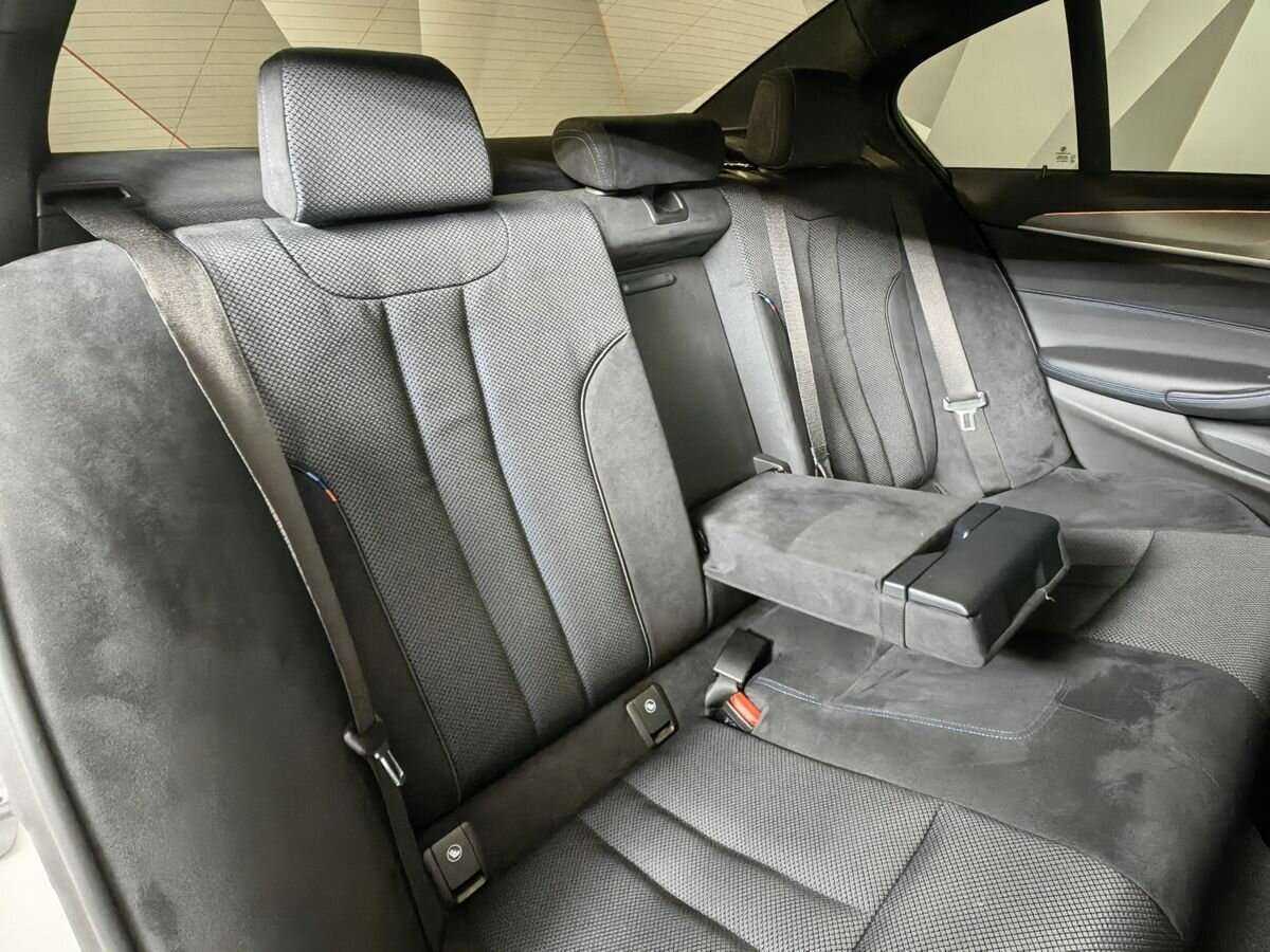 BMW 5 серии 530i xDrive, 2019 Фото №11