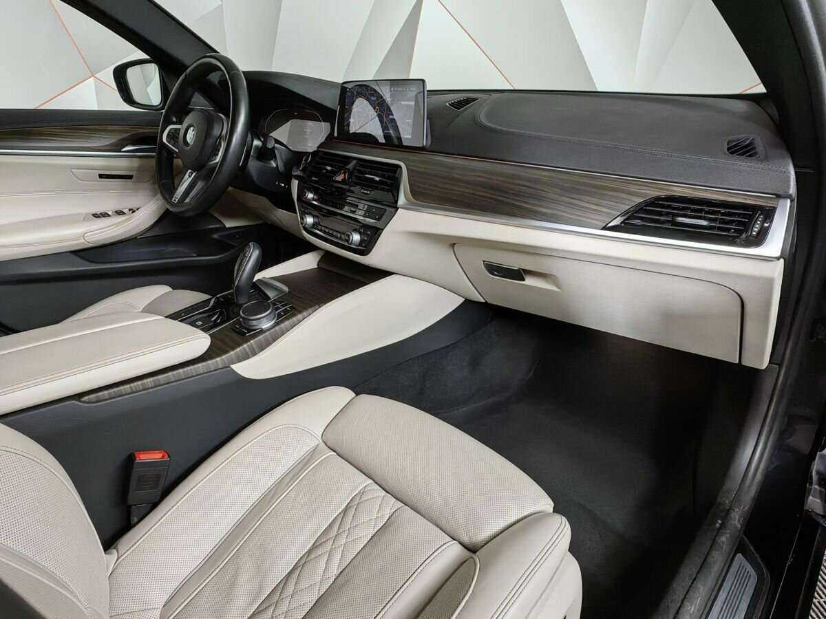 BMW 5 серии 530d xDrive, 2019 Фото №9
