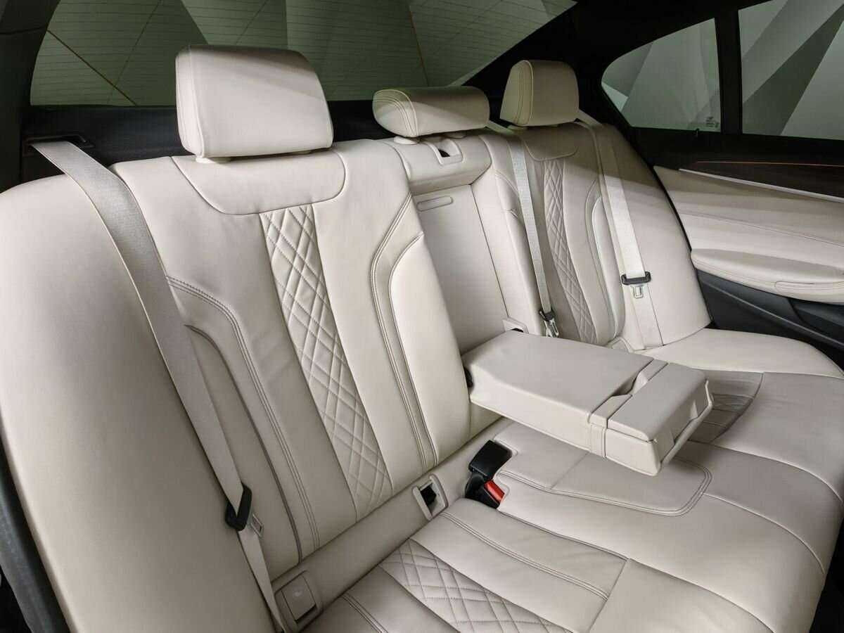 BMW 5 серии 530d xDrive, 2019 Фото №13