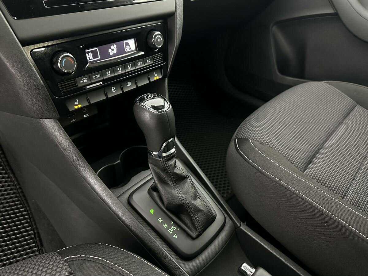 Skoda Rapid, 2016 Фото №15