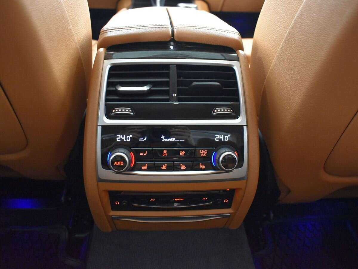 BMW 7 серии Long 730Ld xDrive, 2020 Фото №17