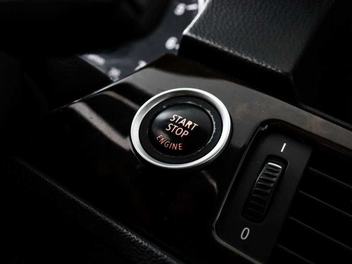 BMW 3 серии 320i, 2011 Фото №11