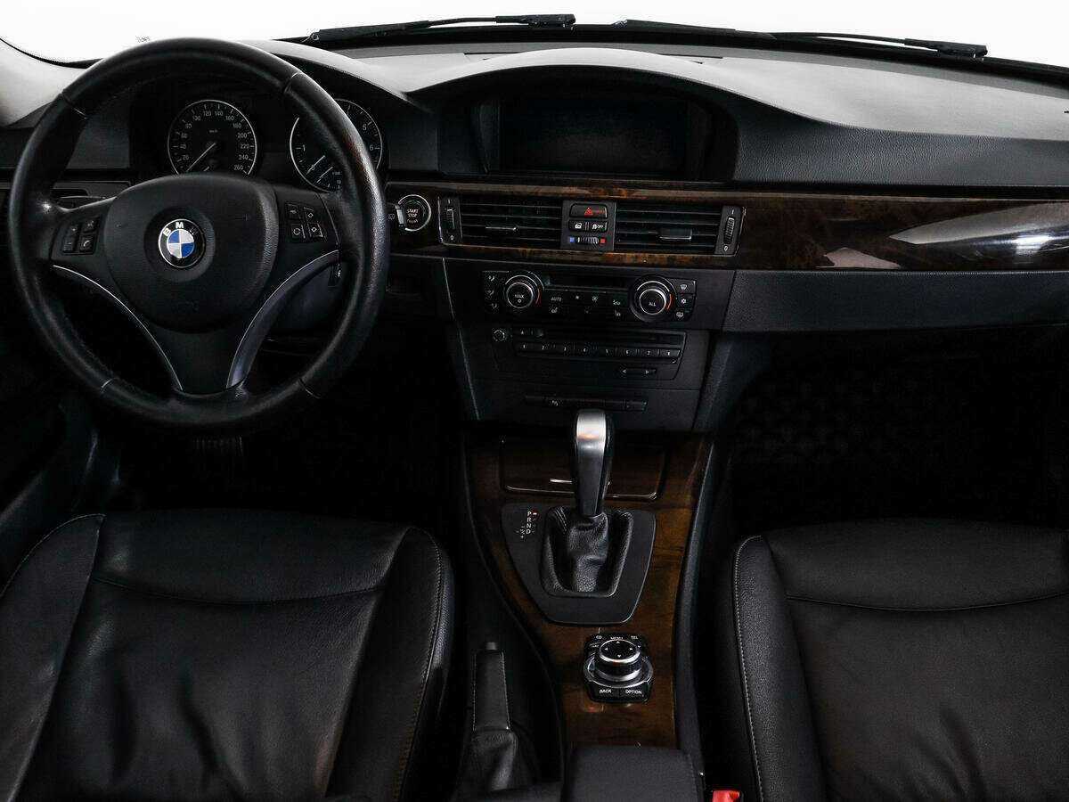 BMW 3 серии 320i, 2011 Фото №14