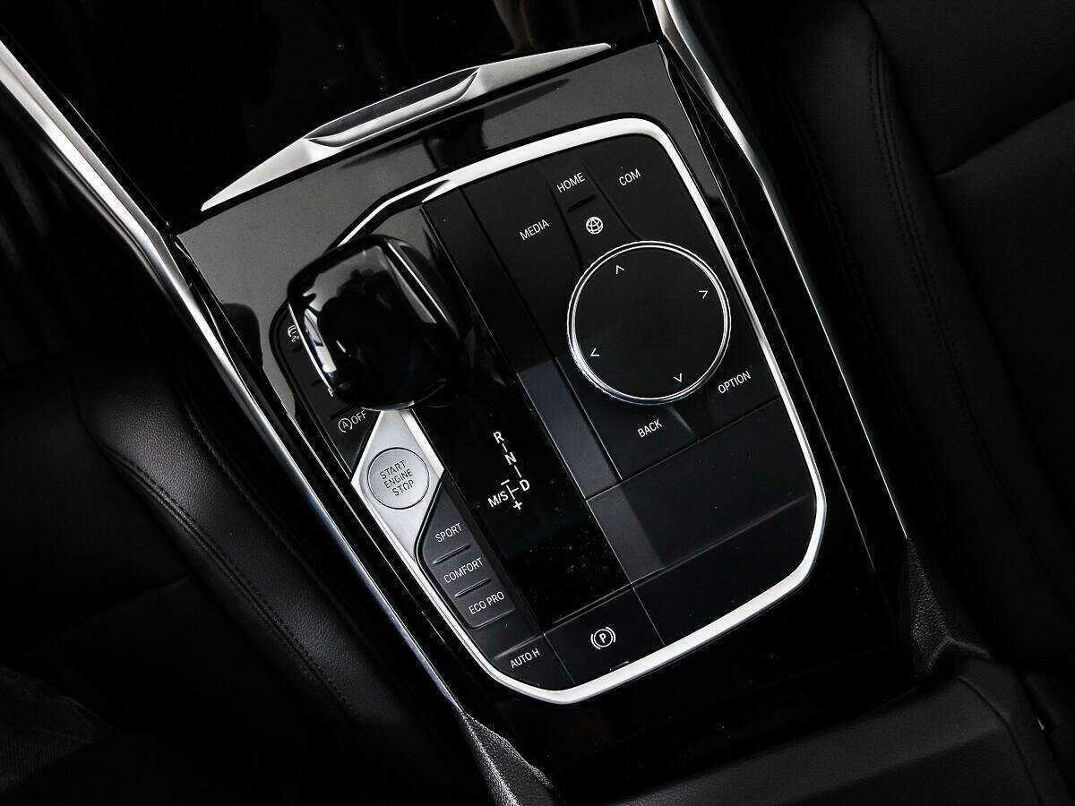 BMW 3 серии 318i, 2020 Фото №10