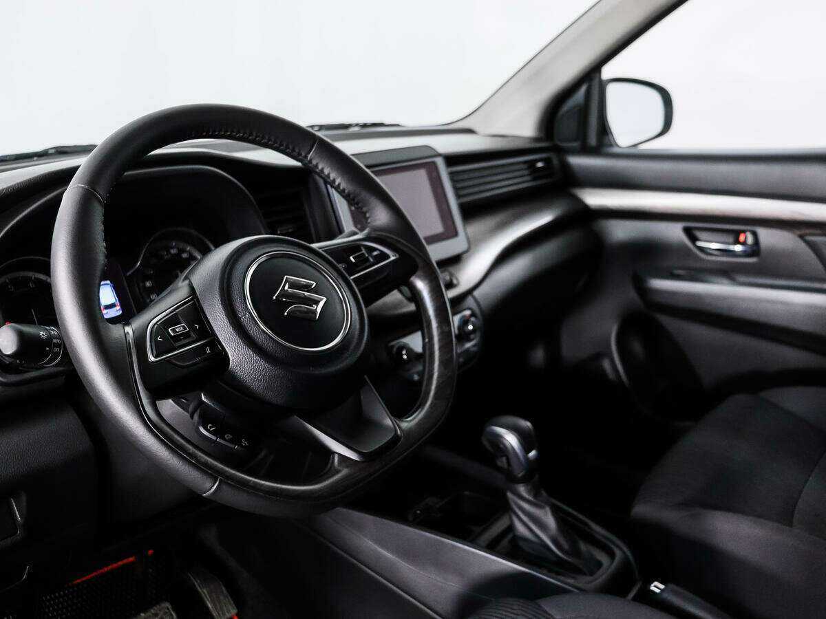 Suzuki Ertiga, 2022 Фото №9