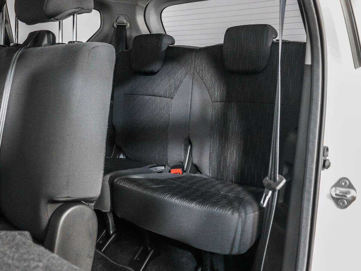 Suzuki Ertiga, 2022 Фото №12