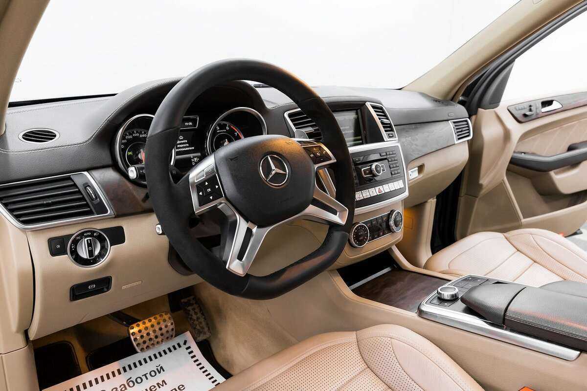 Mercedes-Benz M-Класс AMG 63 AMG, 2013 Фото №11