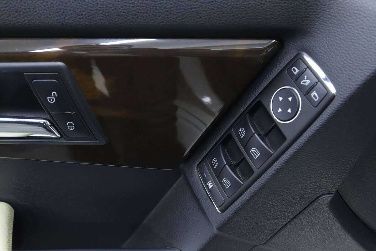 Mercedes-Benz GLK-Класс 350, 2010 Фото №9